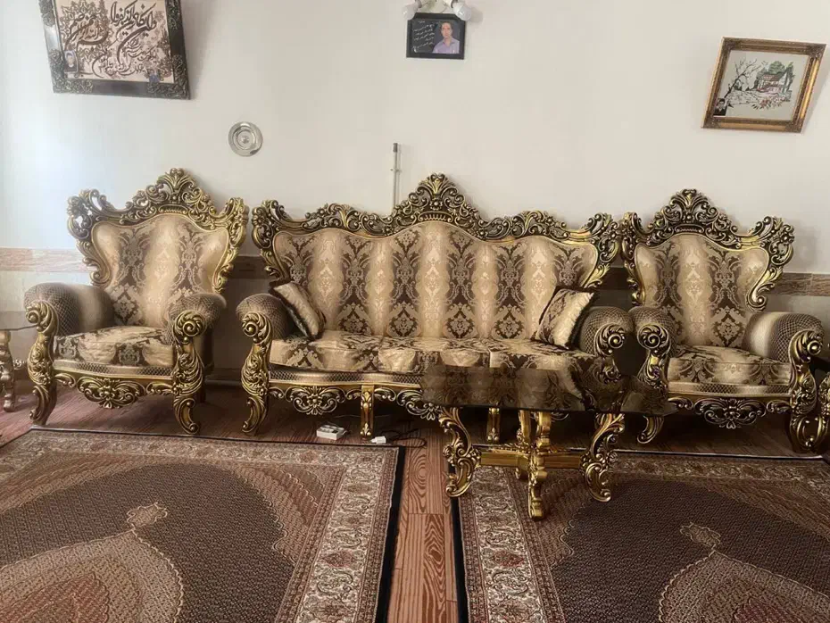 مبل سلطنتی ۹نفره با سه تامیز عسلی قیمت۳۰میلیون|مبلمان خانگی و میز عسلی|مرند, |دیوار