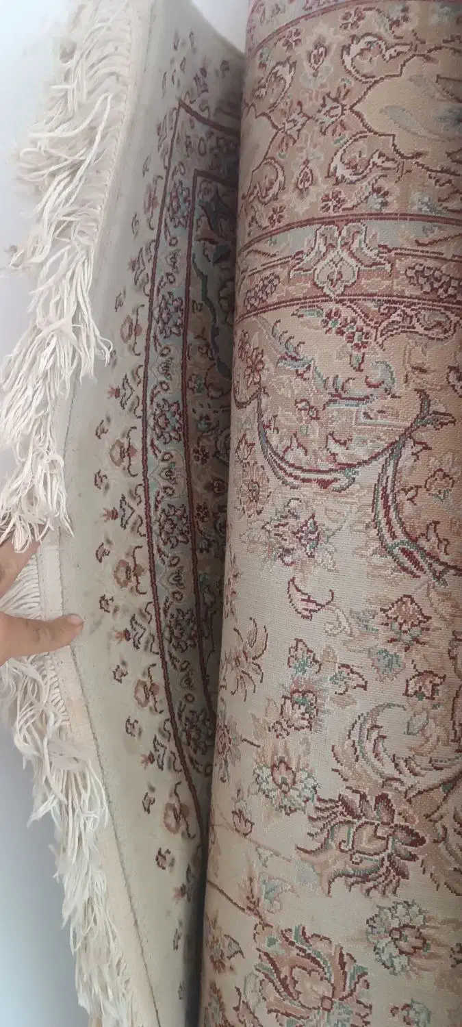 فرش دست بافت سالم و دو عدد ماشینی جنس عالی|فرش|همدان, |دیوار