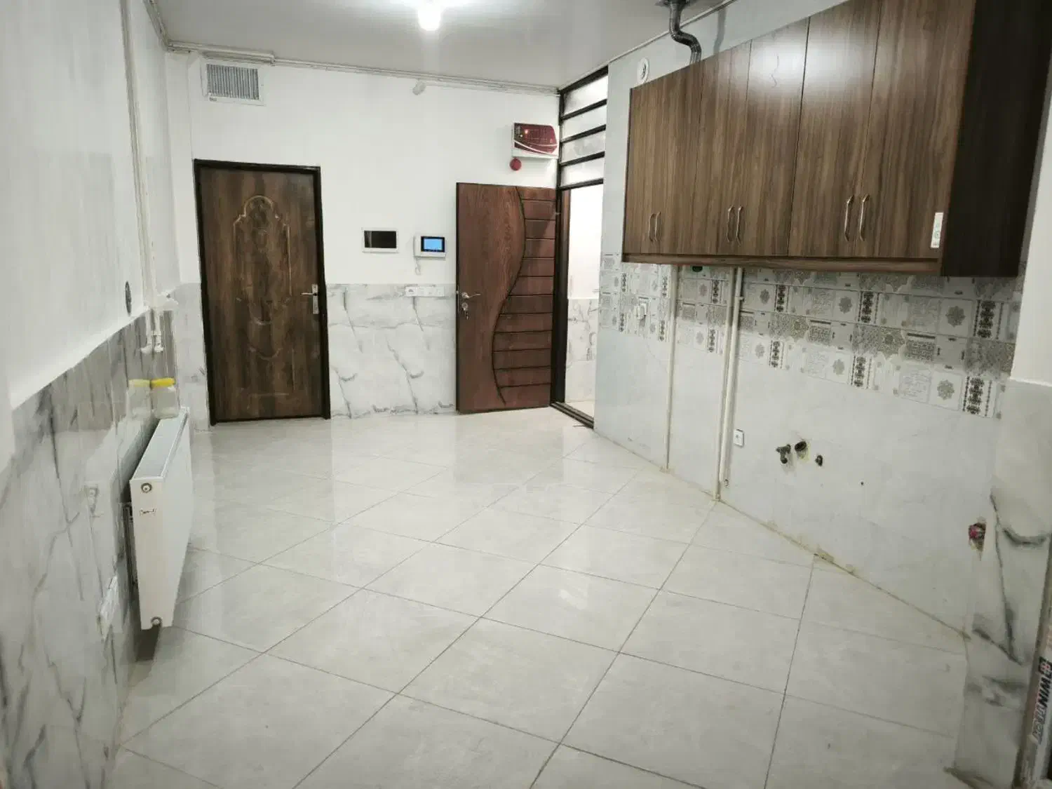 ۷۵ متر طبقه بالا/ تجاری /میدان رازی/ کلید اول|اجارهٔ دفتر کار، اتاق اداری، مطب|خرمآباد, |دیوار