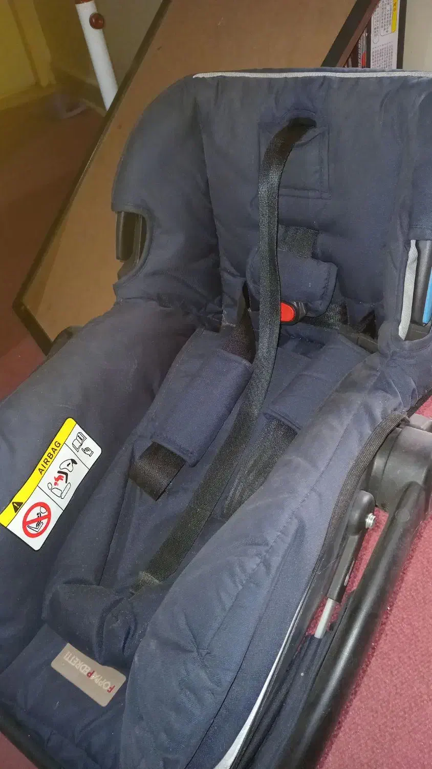 صندلی ماشین کودک دارای سایبان وکیسه هوا کاملا سالم|اسباب و اثاث بچه|کرج, شهرک اوج|دیوار