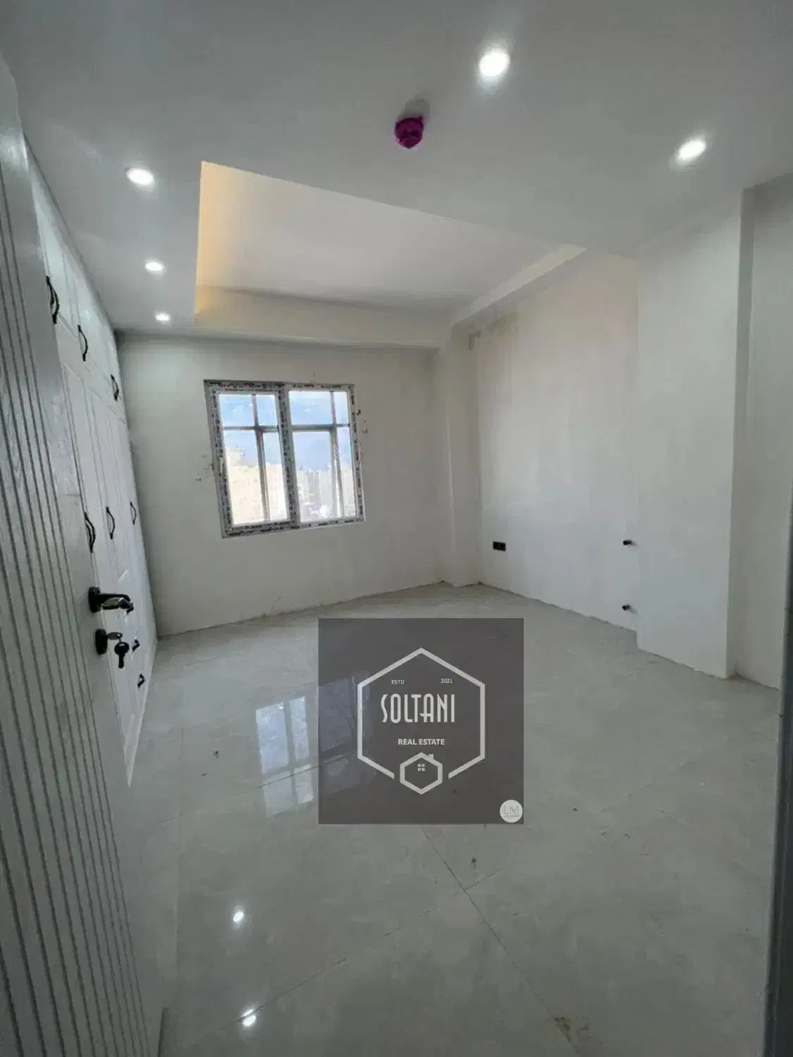 تک واحد 215 متر/ 4 خواب / 2 پارکینگ سند/ کلیداول|فروش آپارتمان|اهواز, زیتون کارمندی|دیوار