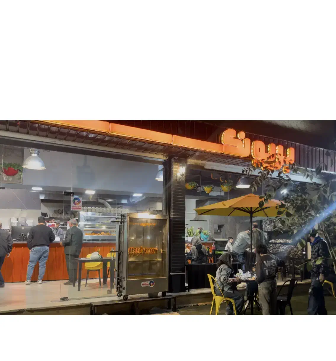 ۱ صندوق دار و ۲ سالن دار|استخدام خدمات فروشگاه و رستوران|قزوین, |دیوار