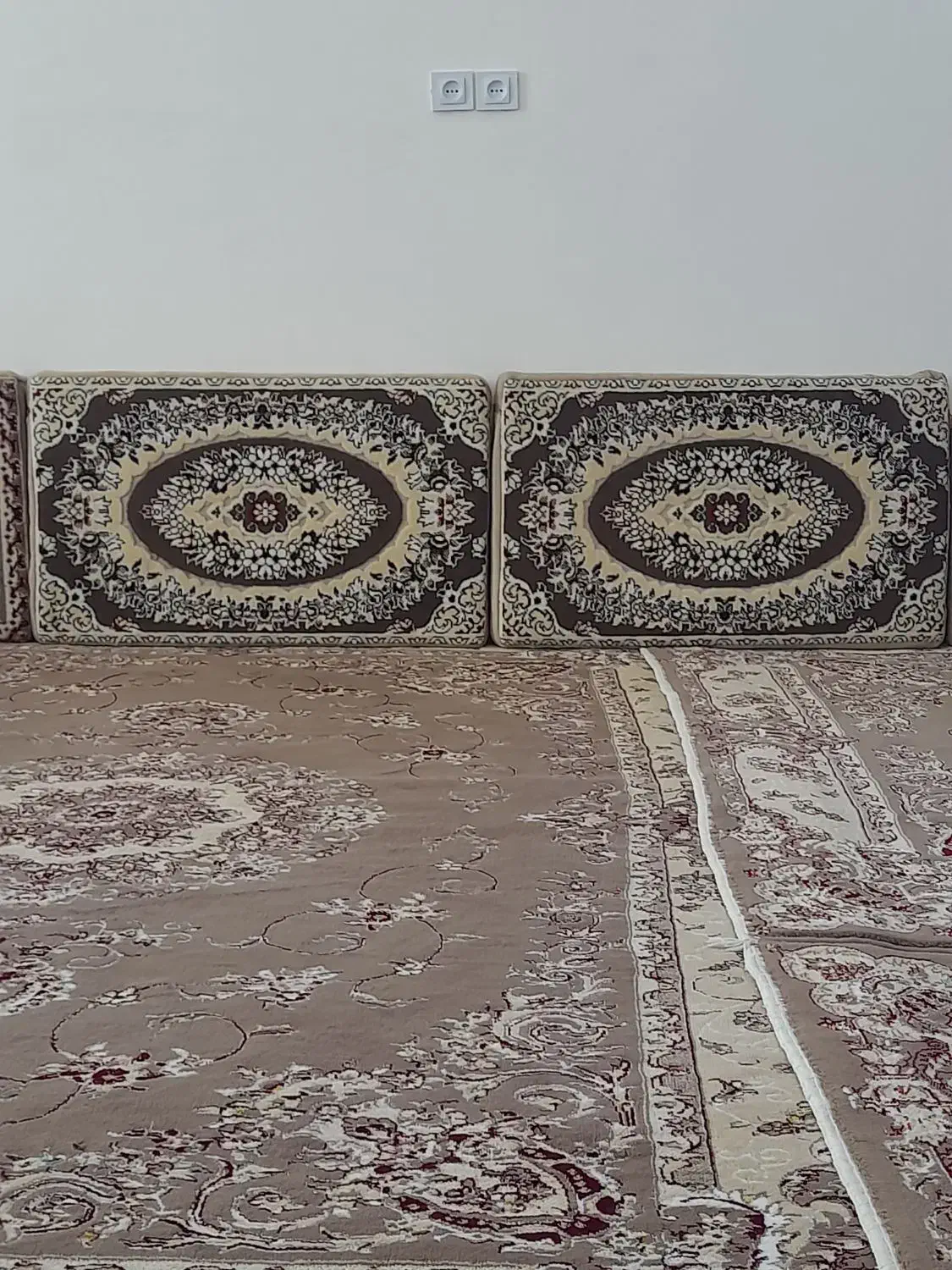 آدرس قیدار|پشتی|قیدار, |دیوار