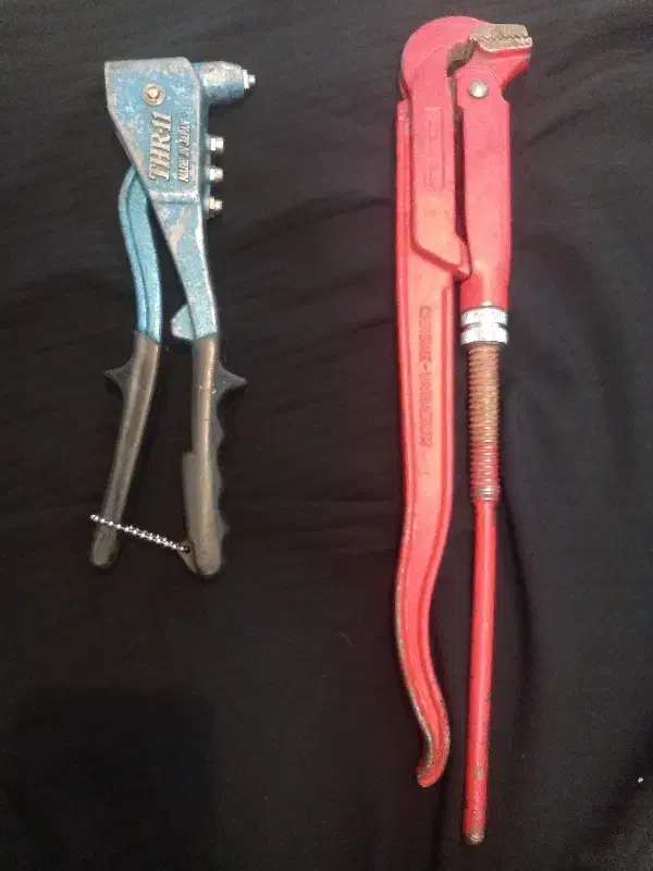 آچار لوله گیر و دستگاه پرچ|ابزارآلات|بروجرد, |دیوار