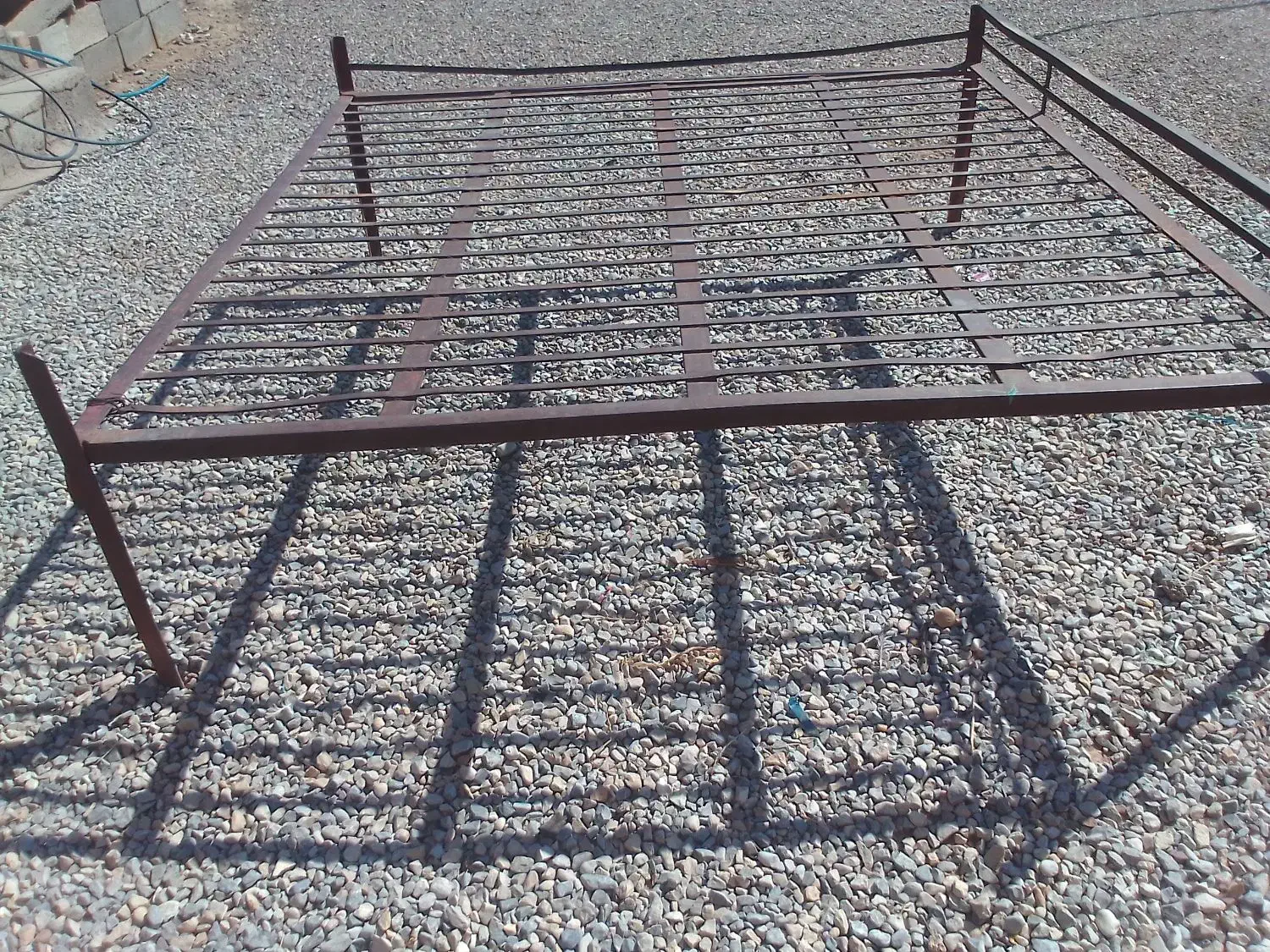 تخت آهنی|تخت و سرویس خواب|آبدانان, |دیوار