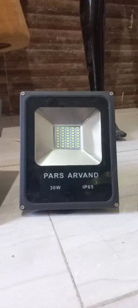 پروژکتور و لامپ مهتابی ال ای دی|لامپ و چراغ|گرگان, |دیوار