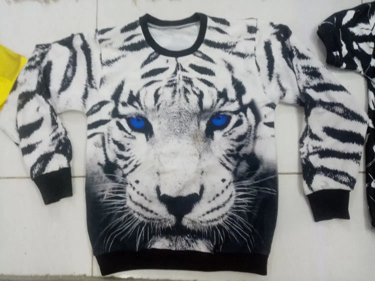 لباس پسرونه تا ده سال|لباس|نیشابور, خط کاشمر|دیوار