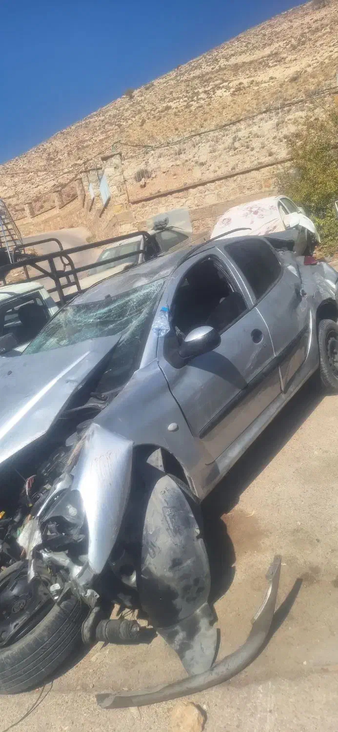 فروش فوری پژو206 تصادفی|خودرو سواری و وانت|شیراز, کیان آباد|دیوار