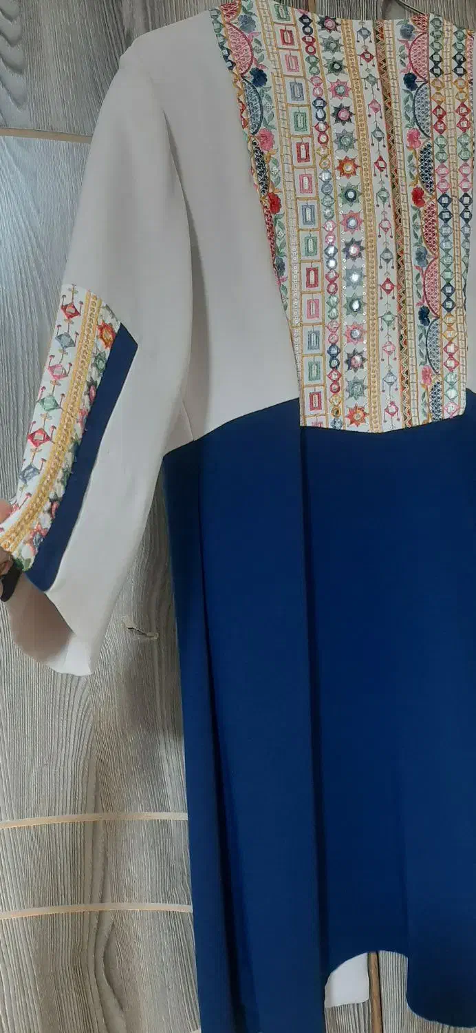 مانتو|لباس|ری, سیزده آبان|دیوار