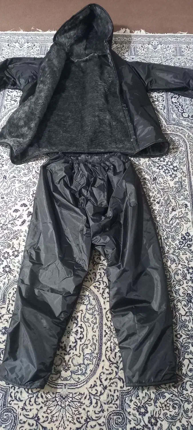 بادگیر خزدار نو|لباس|میانه, |دیوار