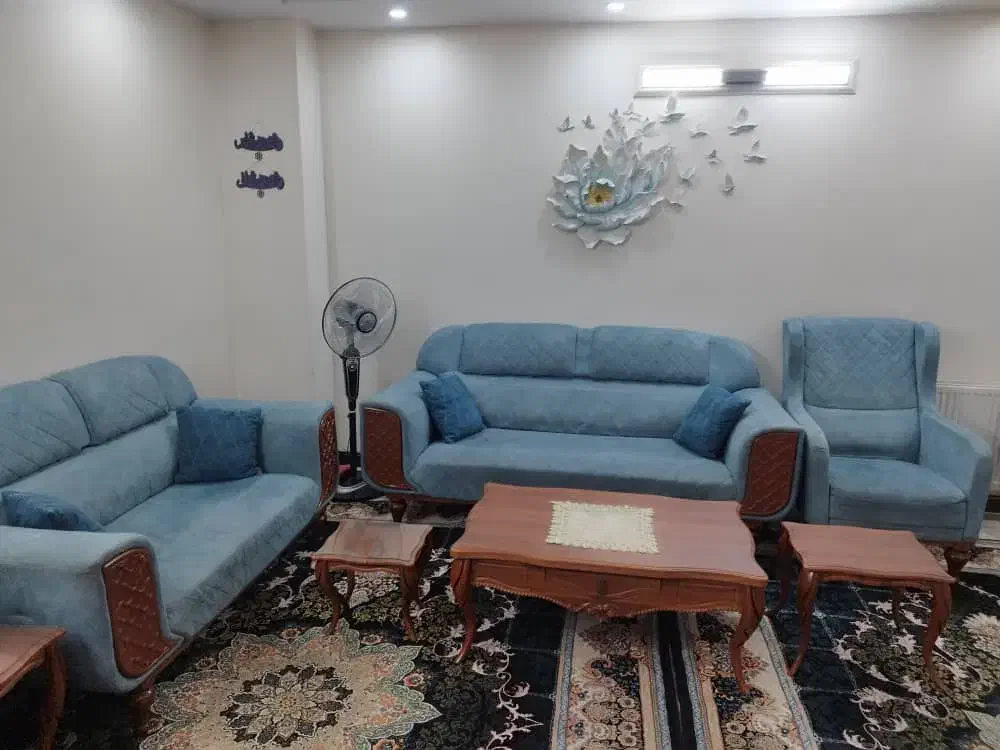 چستر ۷ نفره با ۴ عدد میز عسلی|مبلمان خانگی و میز عسلی|تهران, مطهری|دیوار