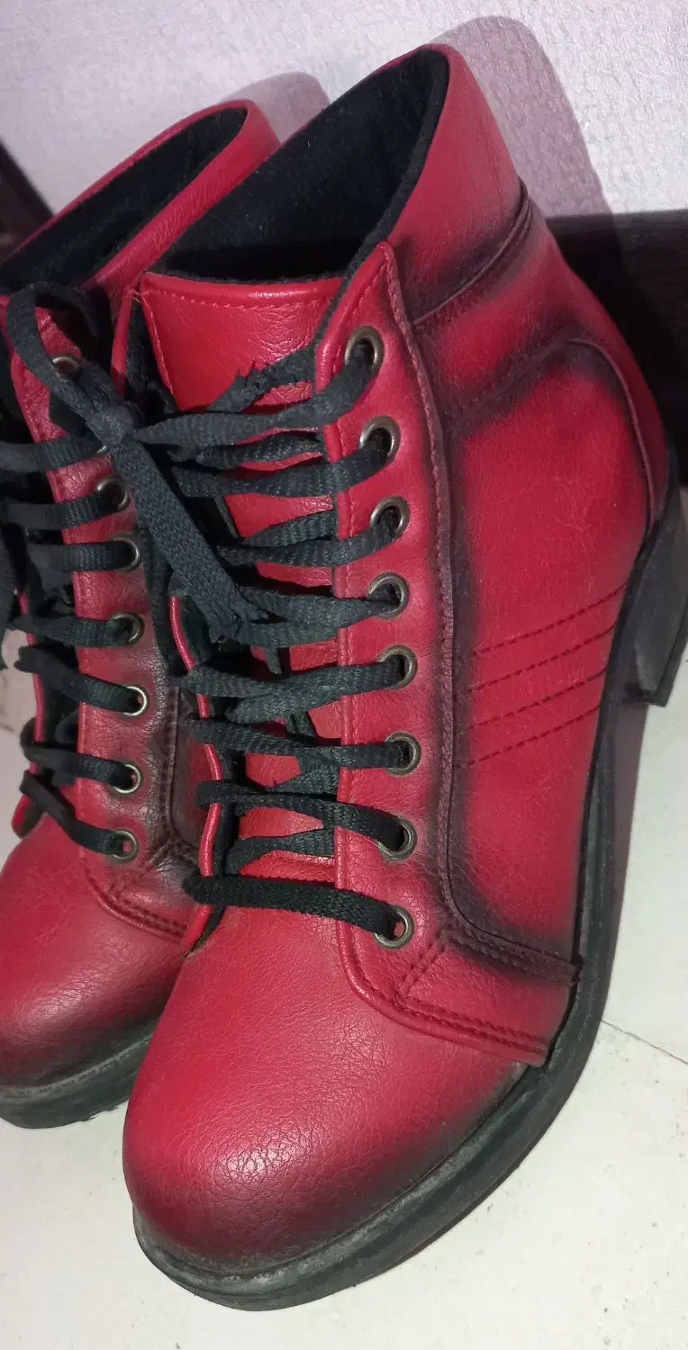 لباس و کفش و کیف|لباس|هشتگرد, فاز ۱ مهستان|دیوار