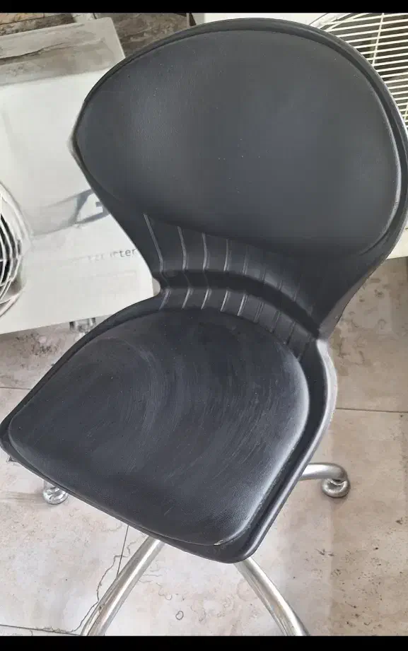 صندلی چرمی جکدار|مبلمان اداری|لاهیجان, شقایق|دیوار