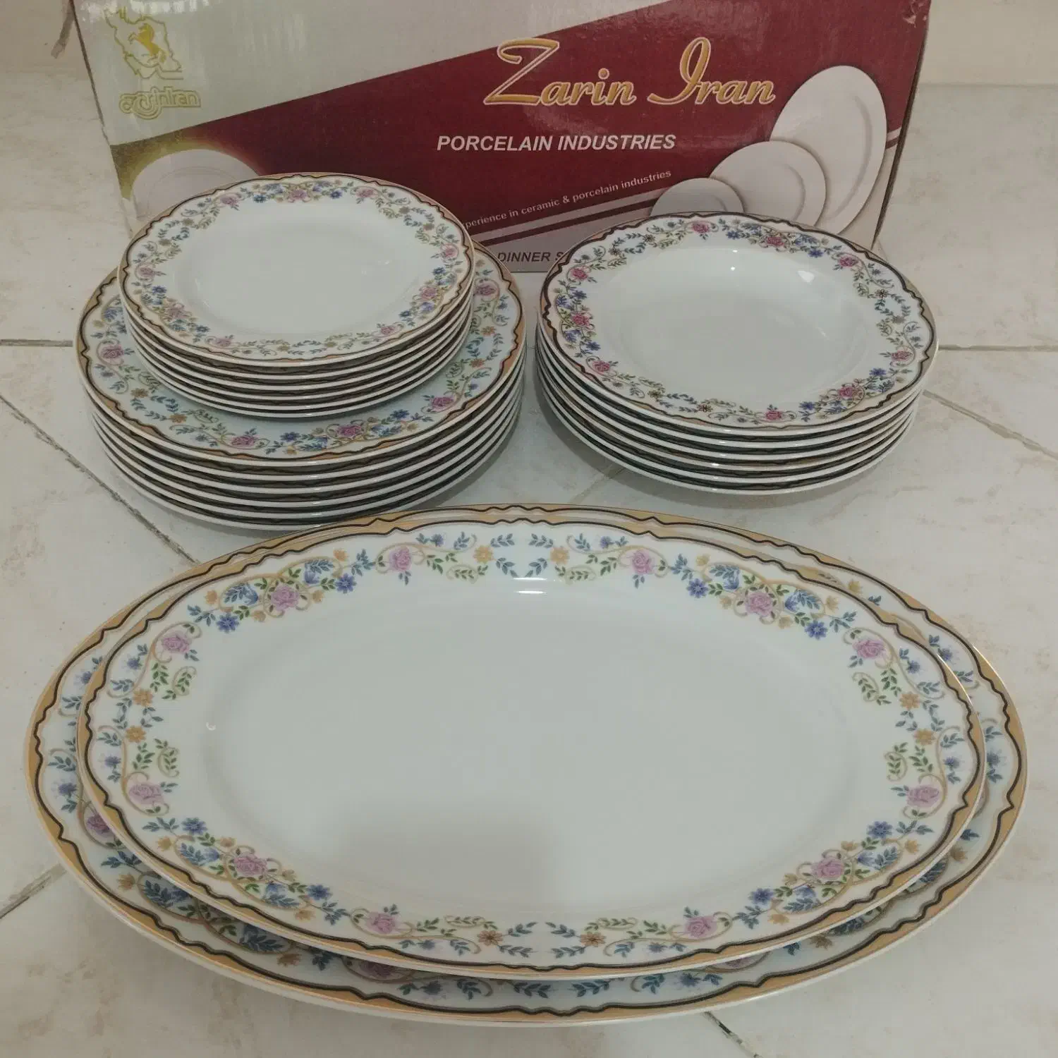 سرویس چینی زرین ۶ نفره ۲۰ پارچه گلستان آکبند|ظروف سرو و پذیرایی|شهریار, شهریار|دیوار