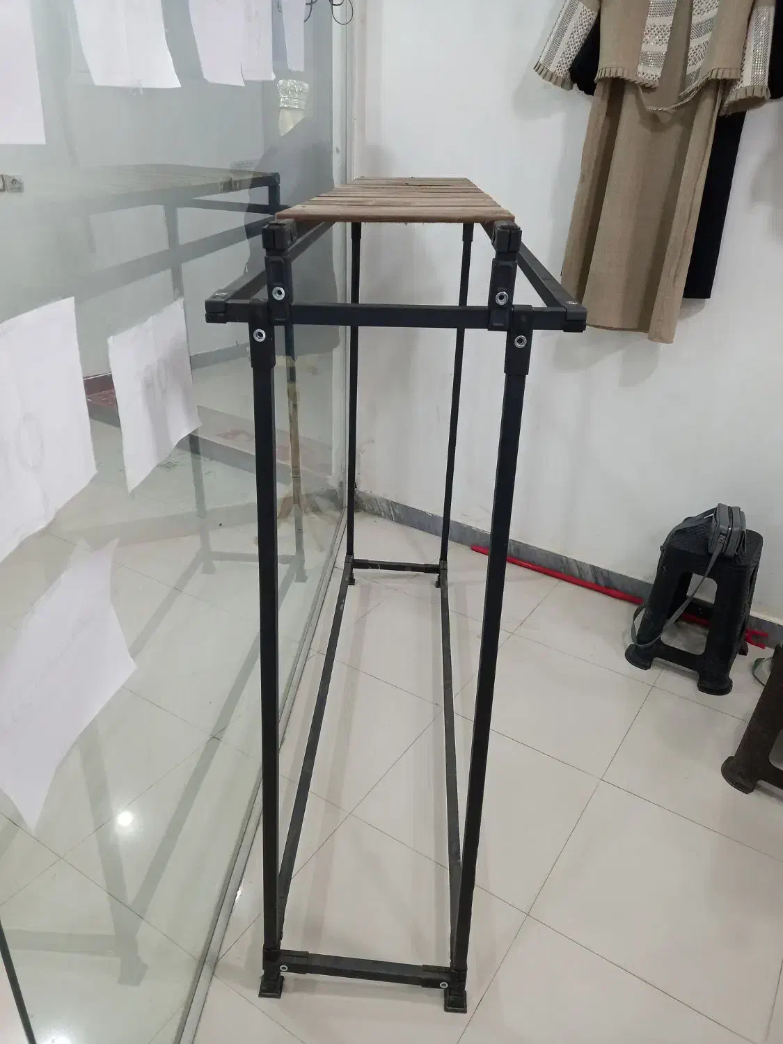 رگال و مانکن ، میله پرده پرو، چوب رختی|فروشگاه و مغازه|آبدانان, |دیوار