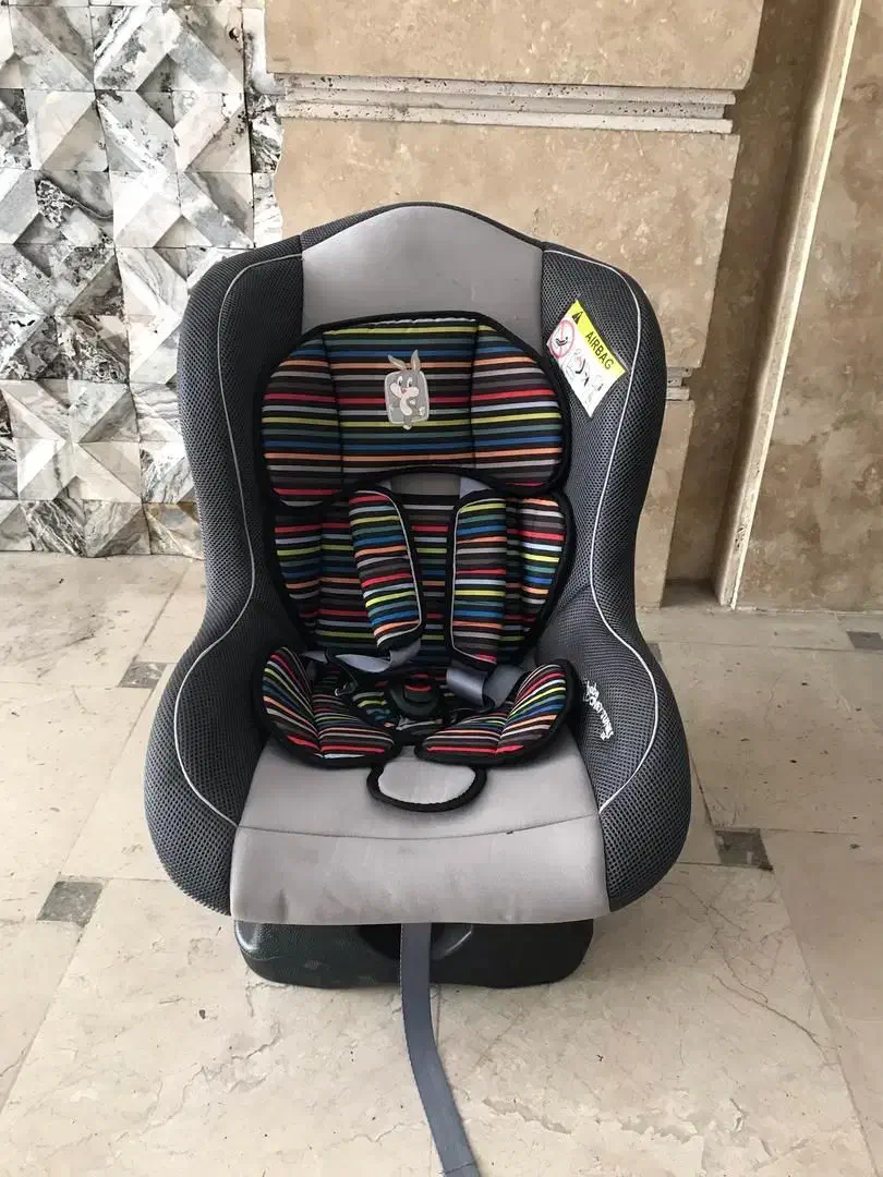 صندلی ماشین کودک خارجی در حد نو|تخت و صندلی بچه|تهران, بازار|دیوار