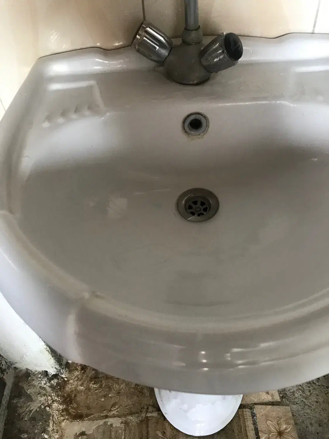 سیک روشویی سالم|لوازم سرویس بهداشتی|صومعه‌سرا, |دیوار