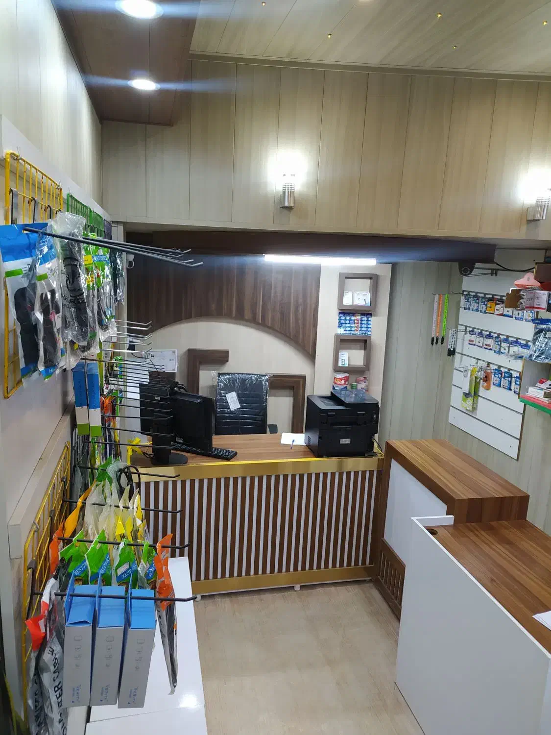 اجاره مغازه با دکور ام دی اف|اجارهٔ مغازه و غرفه|کردکوی, |دیوار