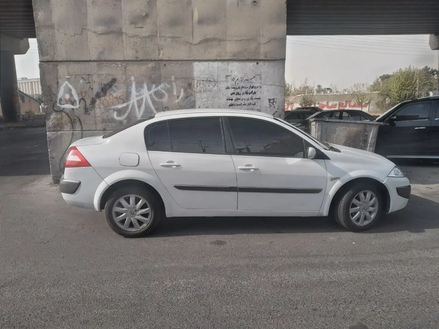 مگان ۲۰۰۰ اتومات ۱۳۹۲|خودرو سواری و وانت|فردیس, سرحد آباد|دیوار