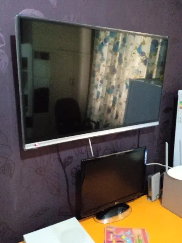 تلویزیون 42 اینچ LED اسنوا هوشمند|تلویزیون و پروژکتور|محمدیه-قزوین, |دیوار