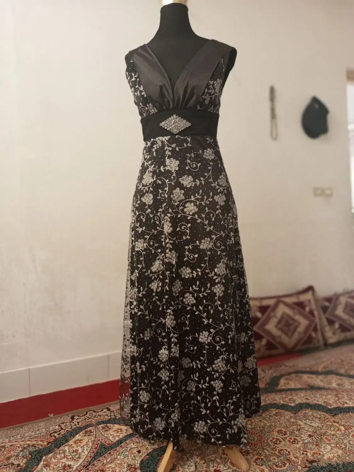 لباس شب|لباس|اصفهان, دارک|دیوار