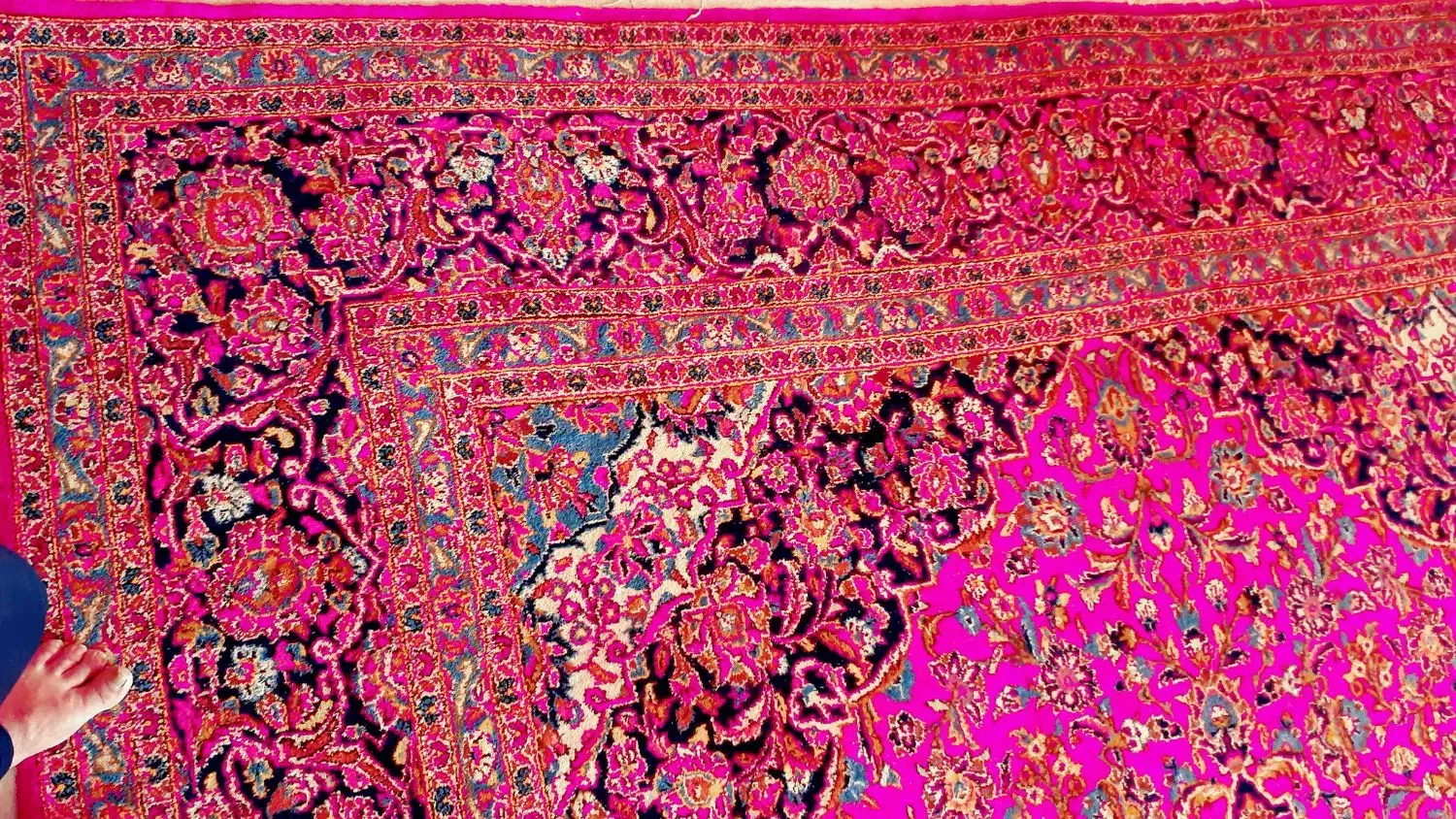 فرش دست باف ۱۴متری بسیار سلامت وآب ندیده قدیمی|فرش|نهاوند, |دیوار