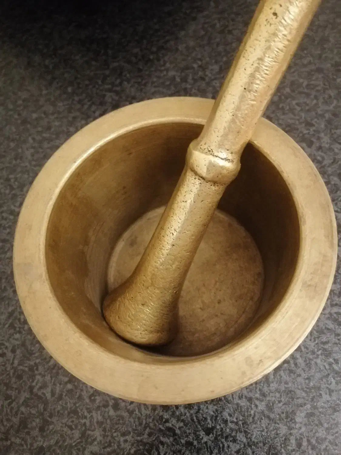 هاونگ برنجی قدیمی|کلکسیون اشیاء عتیقه|تهران, فلسطین (میدان انقلاب)|دیوار