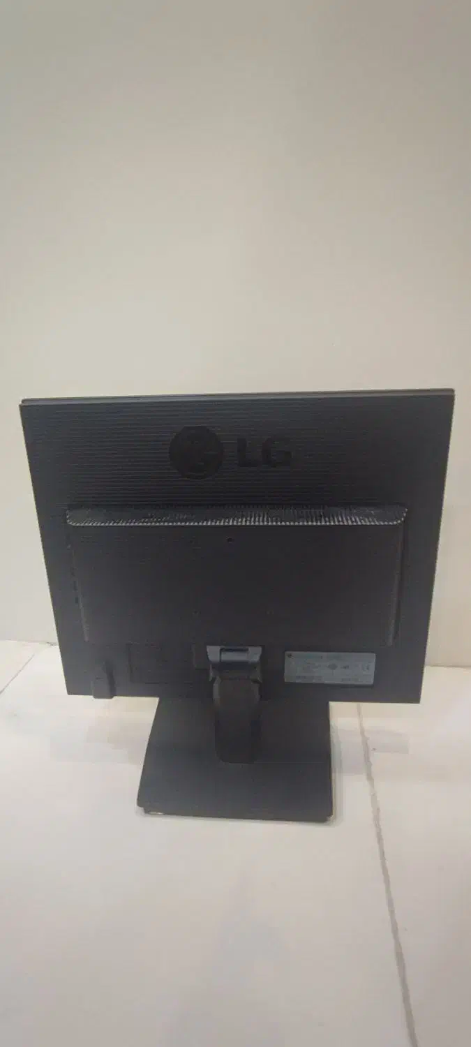 مانیتور ال جی اصلLCD|قطعات و لوازم جانبی رایانه|خرم‌آباد, |دیوار