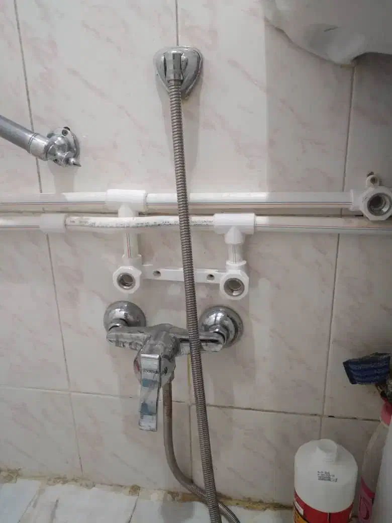 نصب پمپ و مخزن و لوله کشی آب سرد و گرم ساختمان|خدمات پیشه و مهارت|تهران, خواجه نظام الملک|دیوار