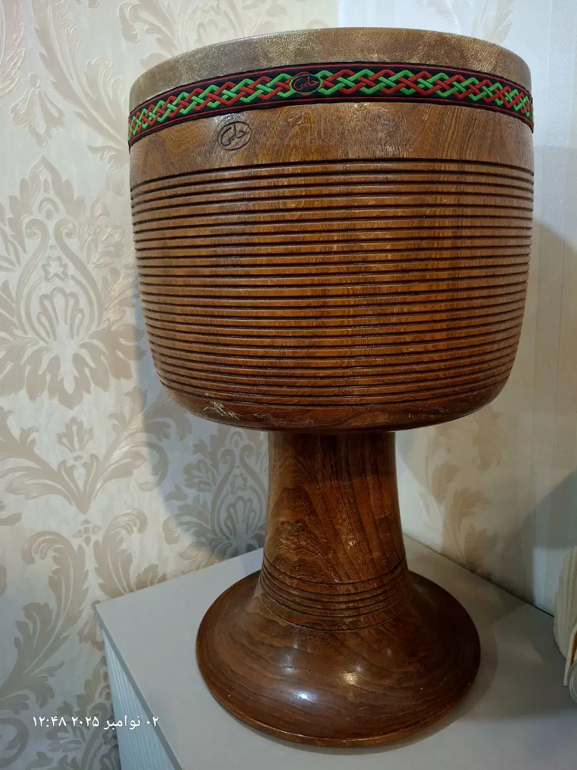 تنبک حلمی با چوب یک تکه با دهانه ۲۸|سازهای سنتی|اهواز, کوروش|دیوار