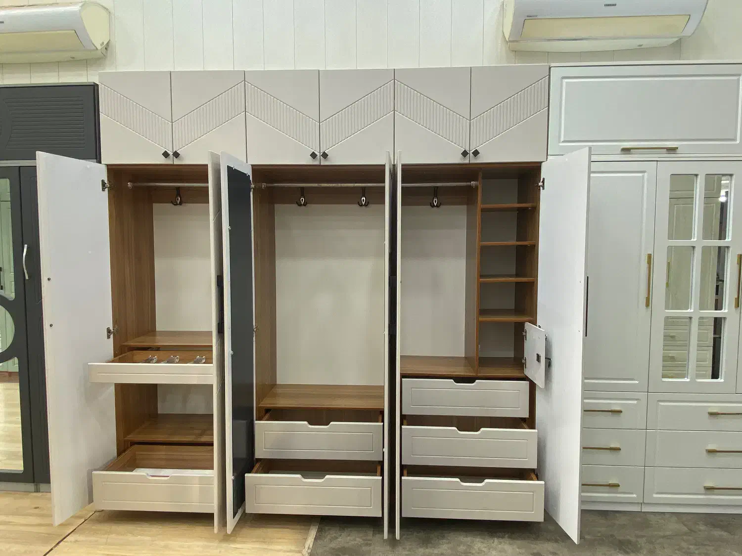 کمد دیواری عرض ۲۴۰ ممبران|جاکفشی، کمد، دراور|تهران, اوقاف|دیوار