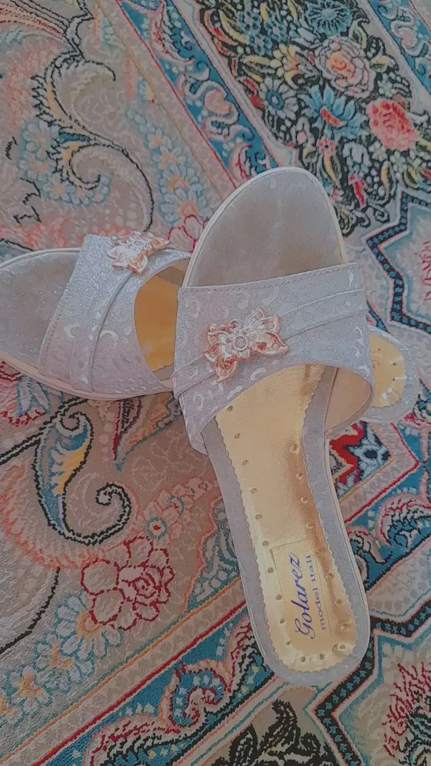 کفش|کیف، کفش، کمربند|شهریار, شهریار|دیوار