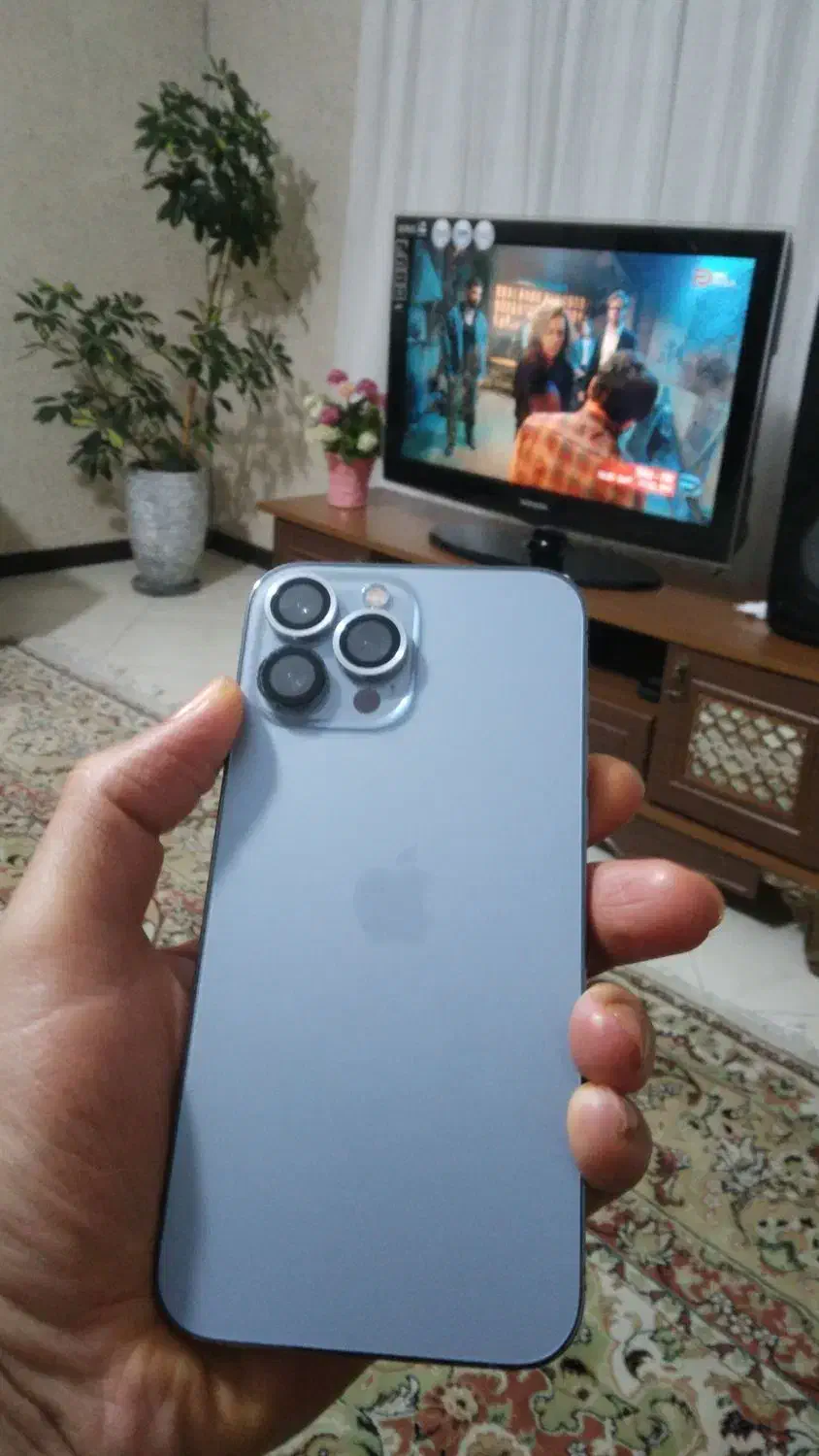 ایفون ۱۳پرومکس|موبایل|پرند, فاز ۴|دیوار