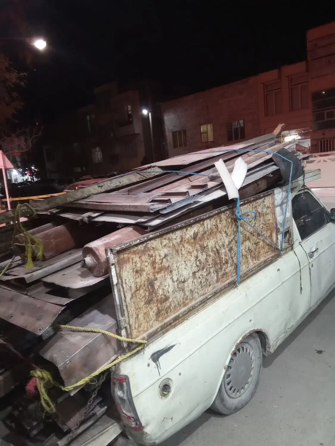 خرید ضایعات آهن کتاب آلمینیوم کارتن|عمدهفروشی|مشهد, عبادی|دیوار