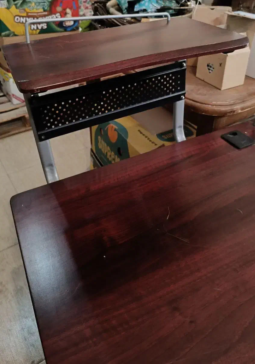 میز کامپیوتر ،بسیار محکم و تمیز|میز تحریر و کامپیوتر|ابریشم, |دیوار