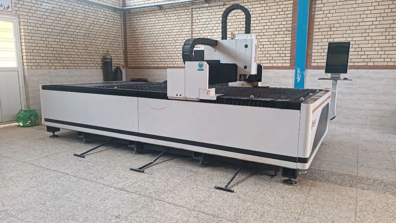 دستگاه لیزر فلز CNC سه کیلو وات|ماشین‌آلات صنعتی|اصفهان, مرداویج|دیوار