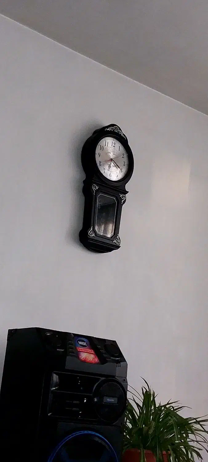 ساعت ایستاده۳۰۰تومن|ساعت دیواری و تزئینی|نظرآباد, رسالت|دیوار