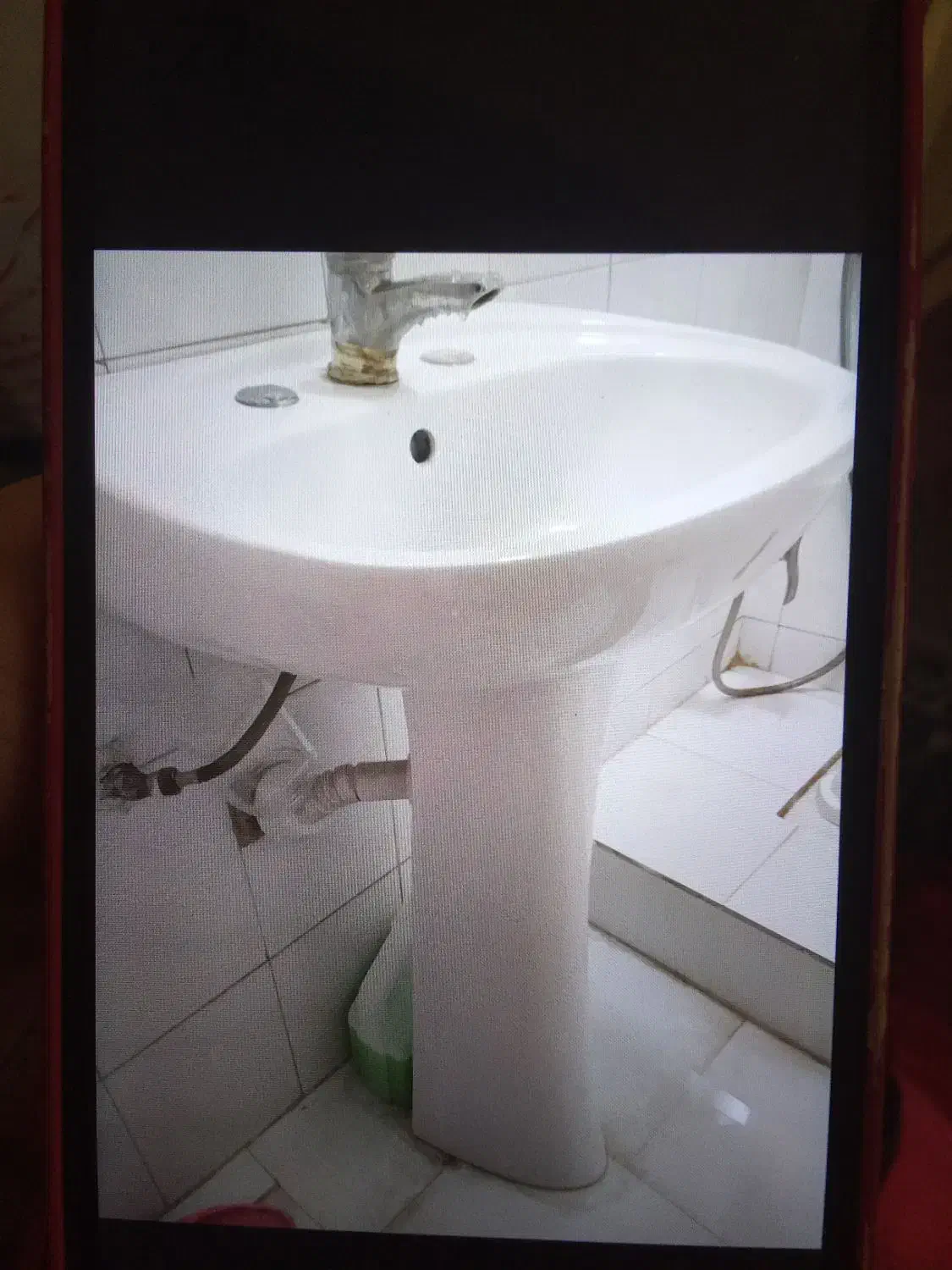 روشویی سرامیکی|لوازم سرویس بهداشتی|بومهن, |دیوار