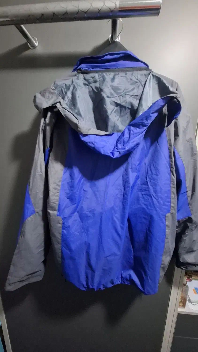 کاپشن|لباس|کرج, شهرک فهمیده|دیوار