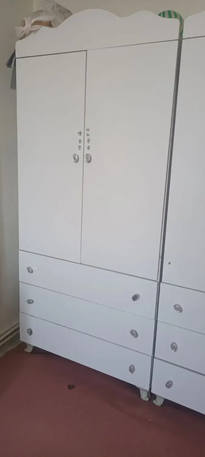 کمد لباس ودوچرخه سایز ۱۶. و میز تلوزیون شیشه ای|جاکفشی، کمد، دراور|قوچان, |دیوار