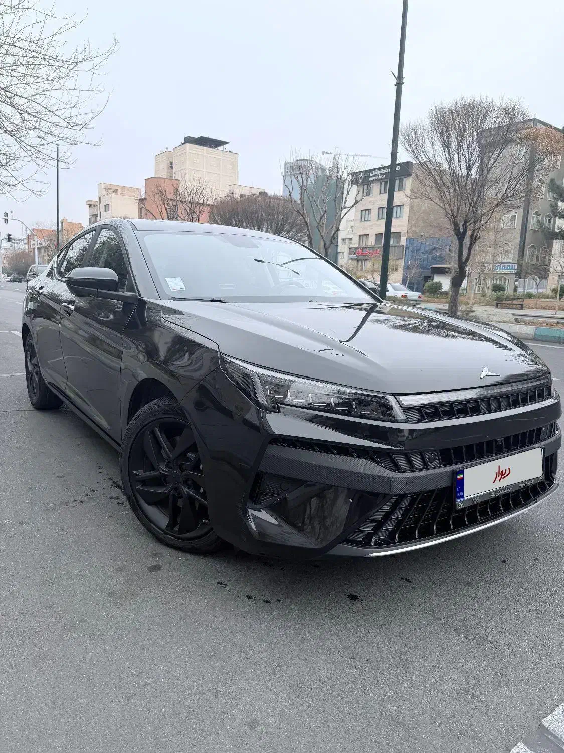 کی ام سی j7 1403|خودرو سواری و وانت|تهران, درختی|دیوار