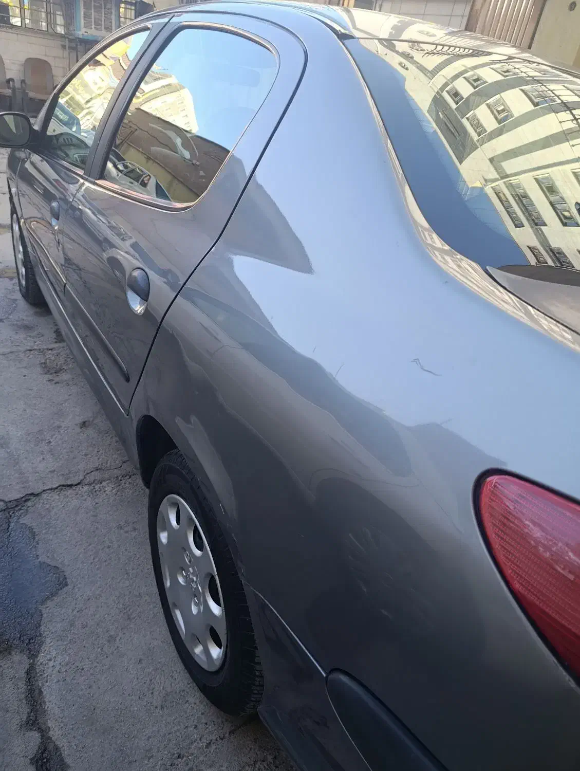 206sDتیوفایو درحد لاستیک نو درجه یک|خودرو سواری و وانت|ایلام, |دیوار