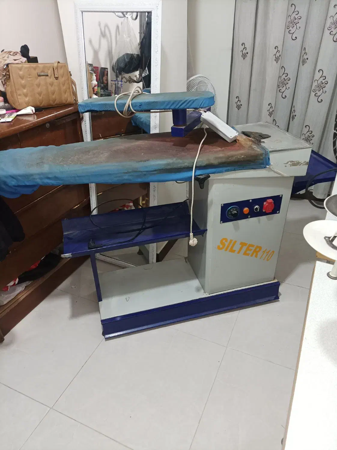 چرخ خیاطی اتو مکش|چرخ خیاطی و ریسندگی|فردیس, فرامرزیه|دیوار