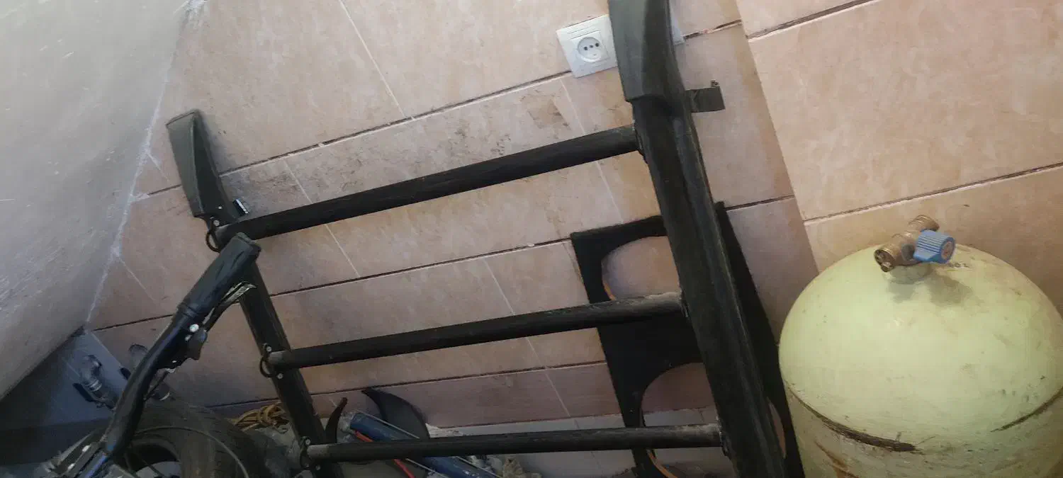 باربند دیانی|بندرخت و رخت‌آویز|خمینی‌شهر, |دیوار