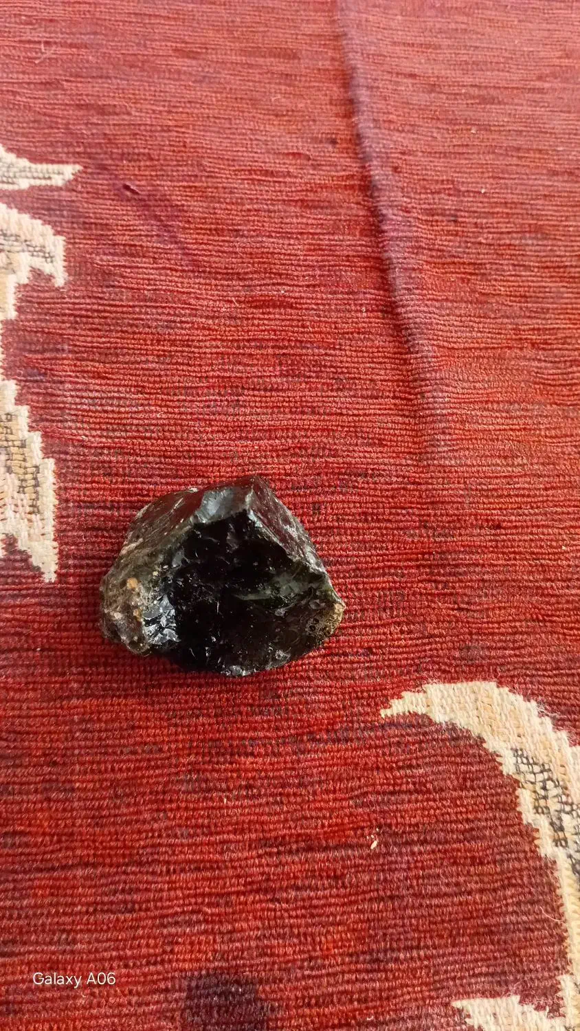 شهاب سنگ رنگ سبز موجوده|کلکسیون اشیاء عتیقه|اسفراین, |دیوار