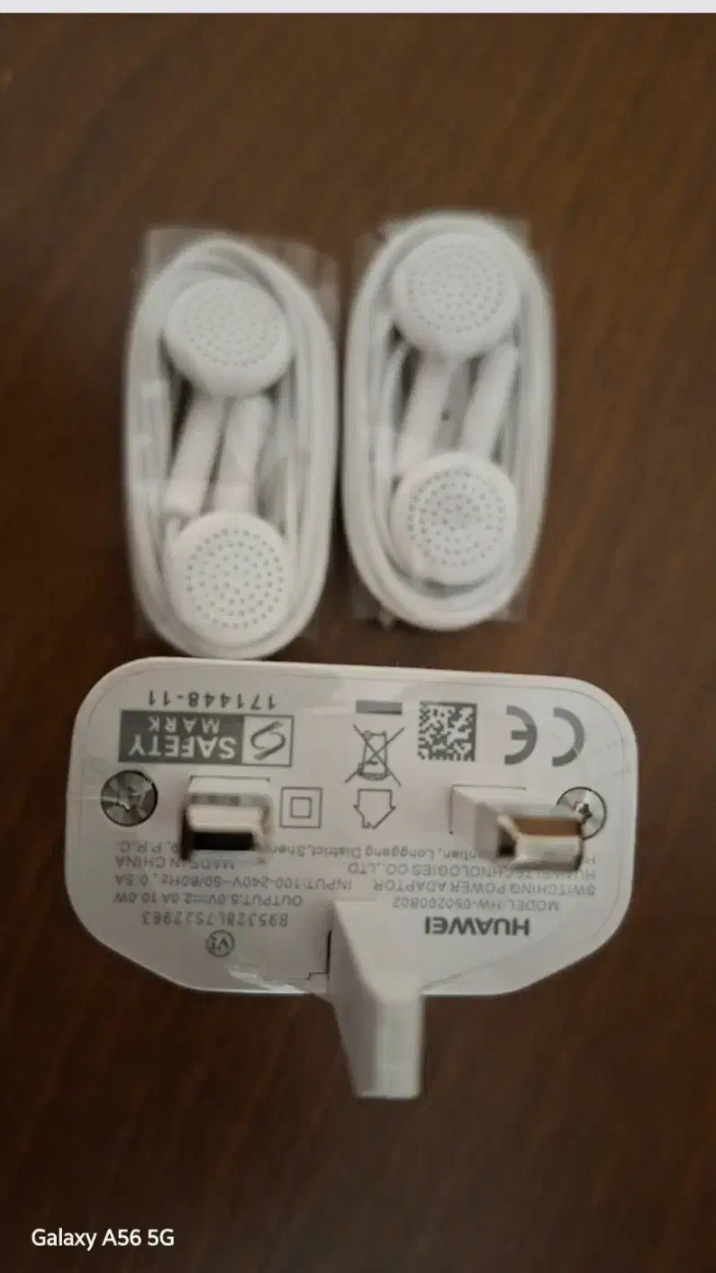 هندزفریو شارژر فابریک داخل جعبه آک بند|لوازم جانبی موبایل و تبلت|شاهینشهر, خبرنگار|دیوار