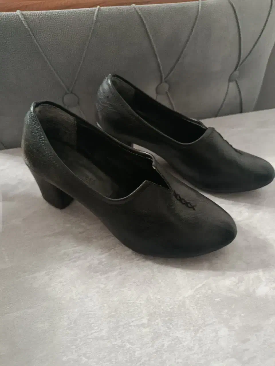 کیف|کیف، کفش، کمربند|قروه, |دیوار