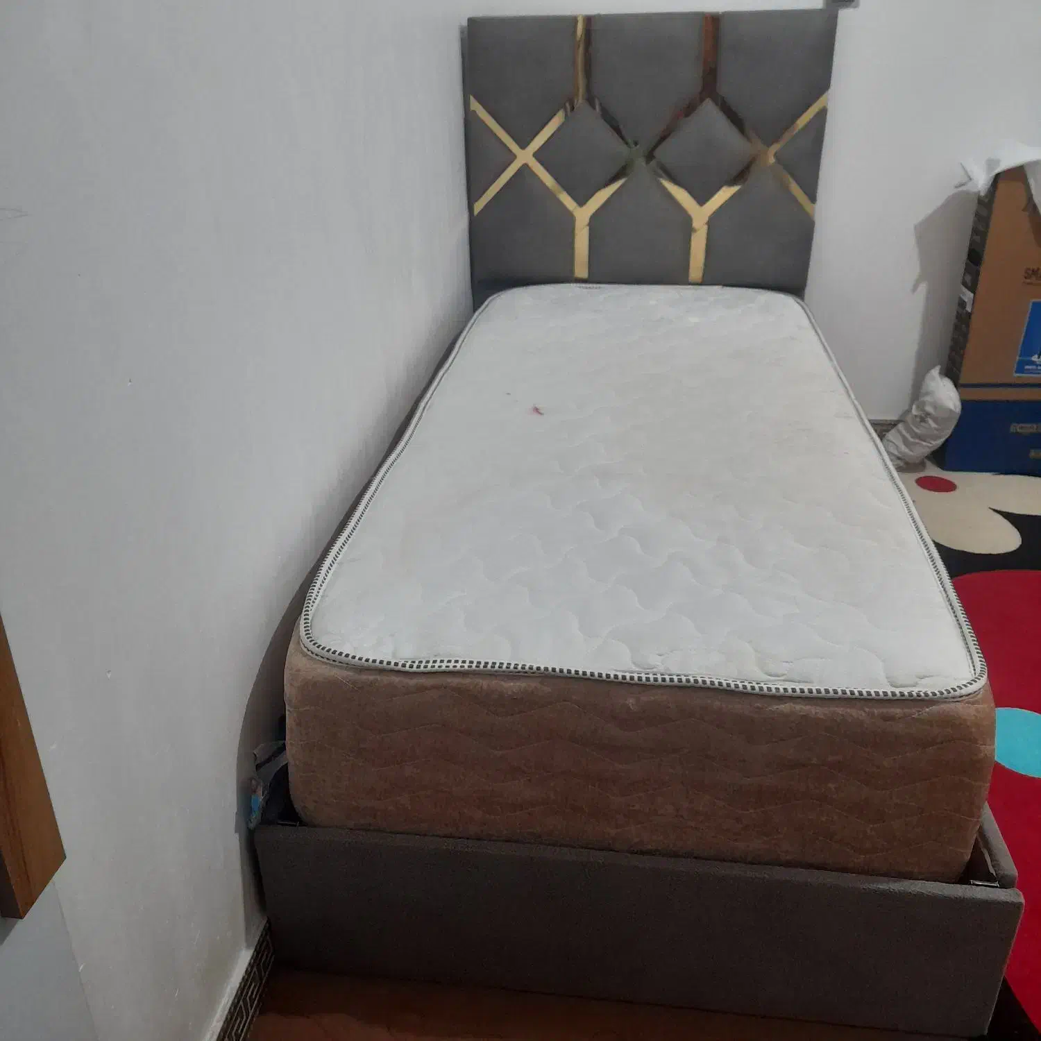 تشکخواب همراه تخت|تشک تختخواب|نظرآباد, نظرآباد|دیوار