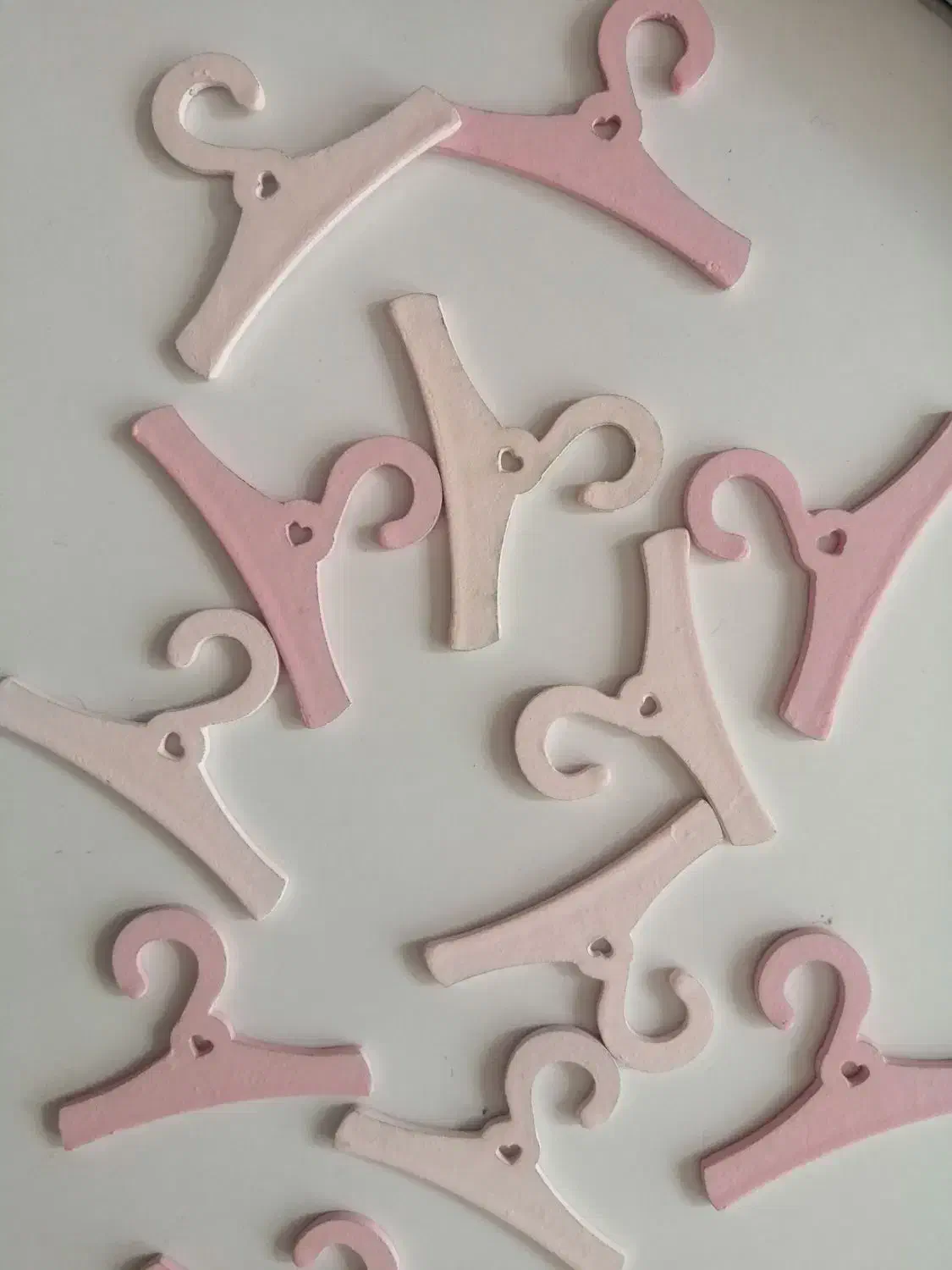 چوب رختی چوبی|بندرخت و رخت‌آویز|قم, امامزاده ابراهیم|دیوار