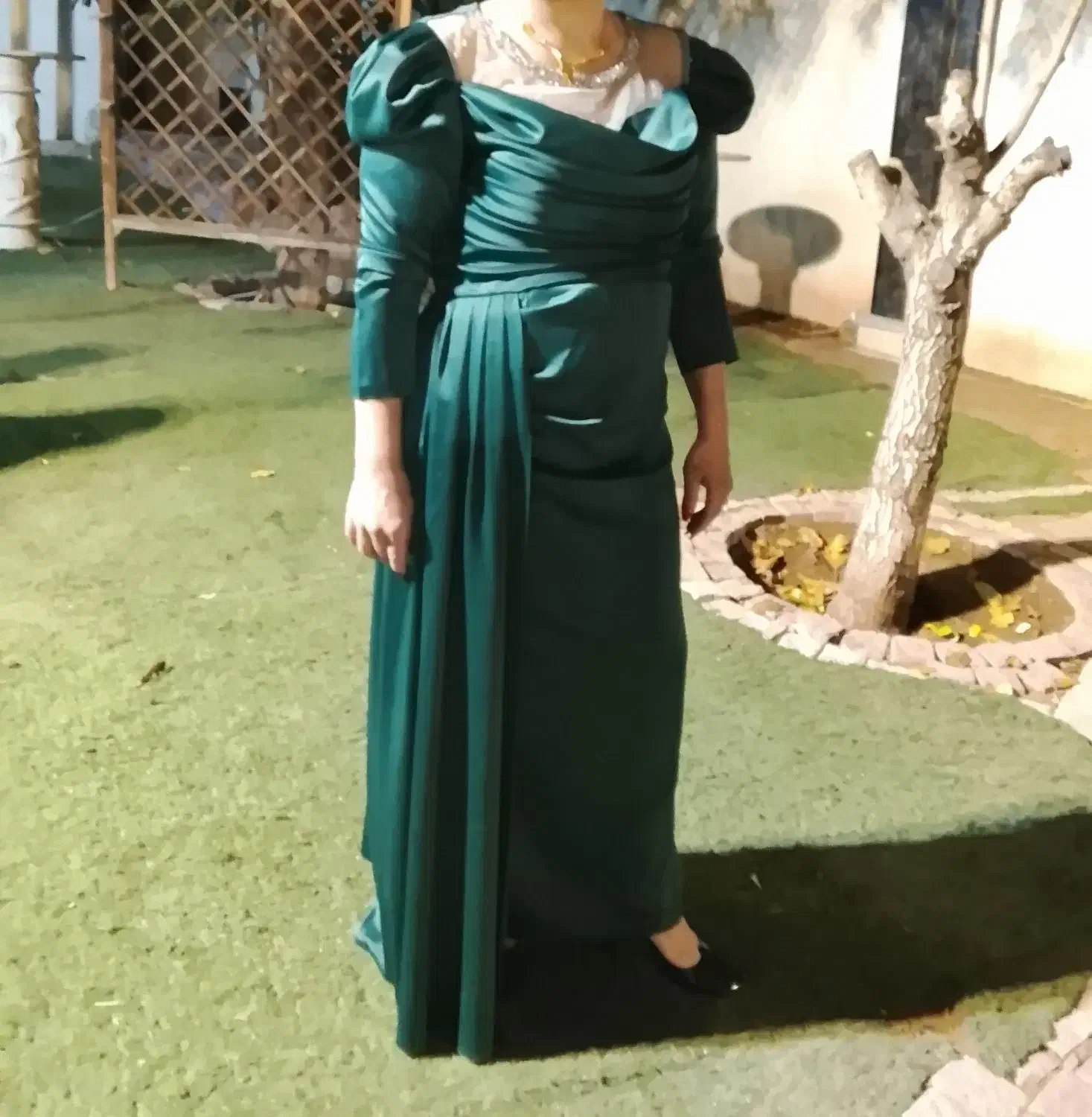 لباس مجلسی|لباس|بومهن, |دیوار